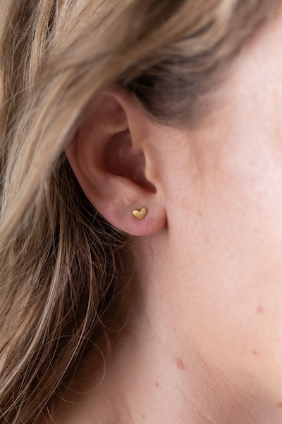 2492 Gold Heart Studs