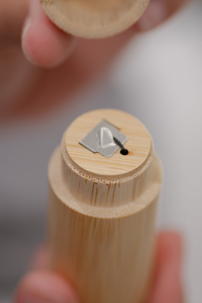 Charcoal Floss - Bamboo Holder - No Tox Life®