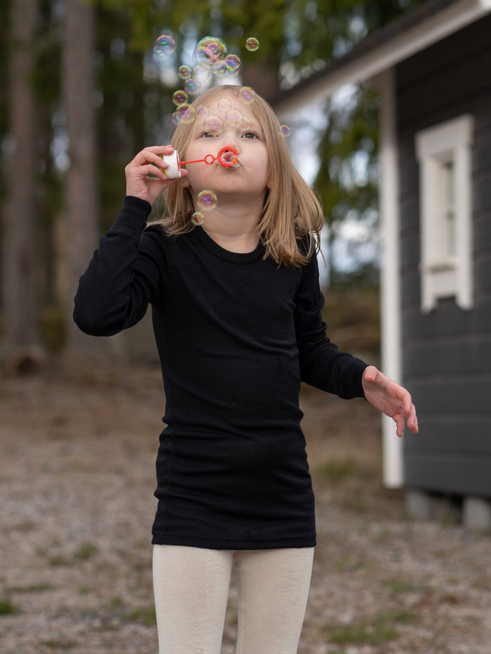 Lasten pitkähihainen aluspaita silkkivillaa, musta - Ruskovilla