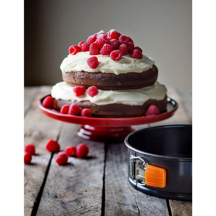 Le Creuset Toughened Non-Stick Springform Tin - 26cm