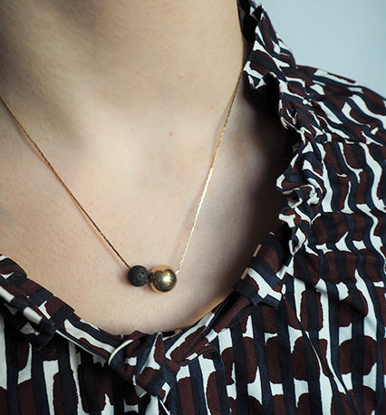 LIM09 Brass Ball & Lava Bead 18" brass chain