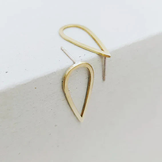 LIVI/05 brass teardrop stud
