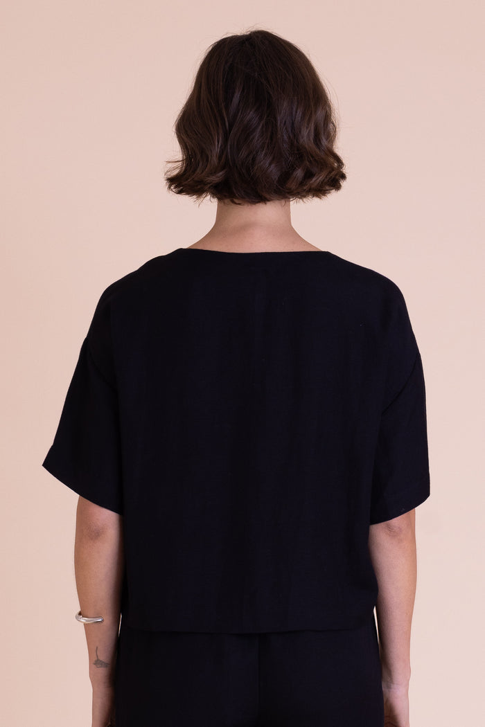 LV4295 V Neck Button Through Top