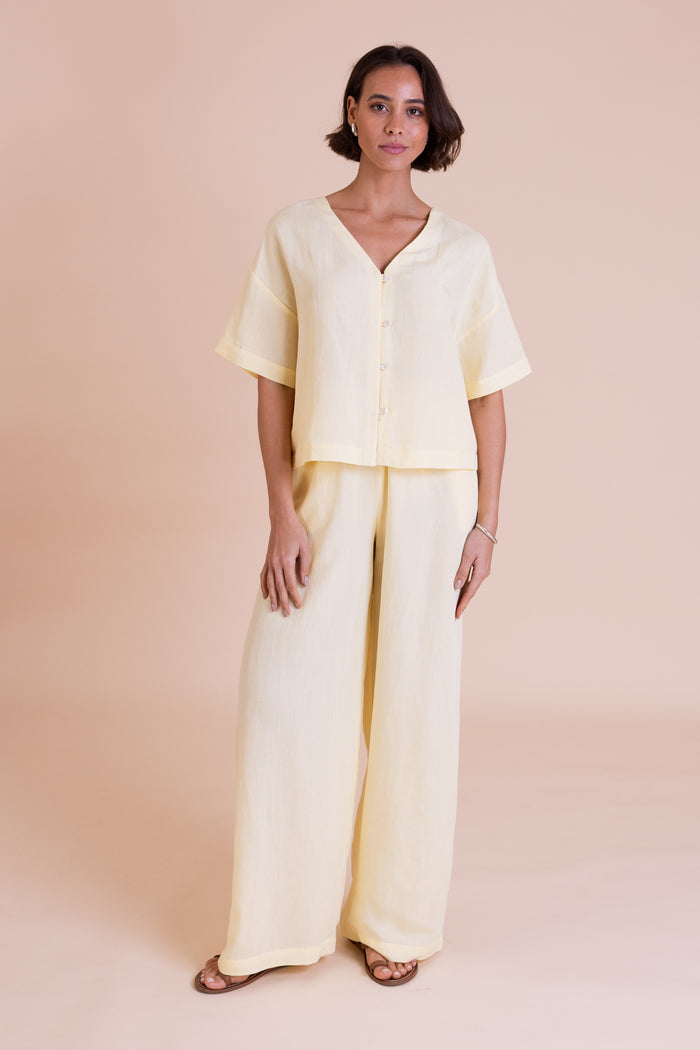 LV4295 V Neck Button Through Top