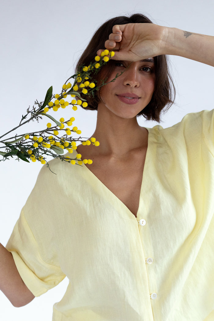 LV4295 V Neck Button Through Top