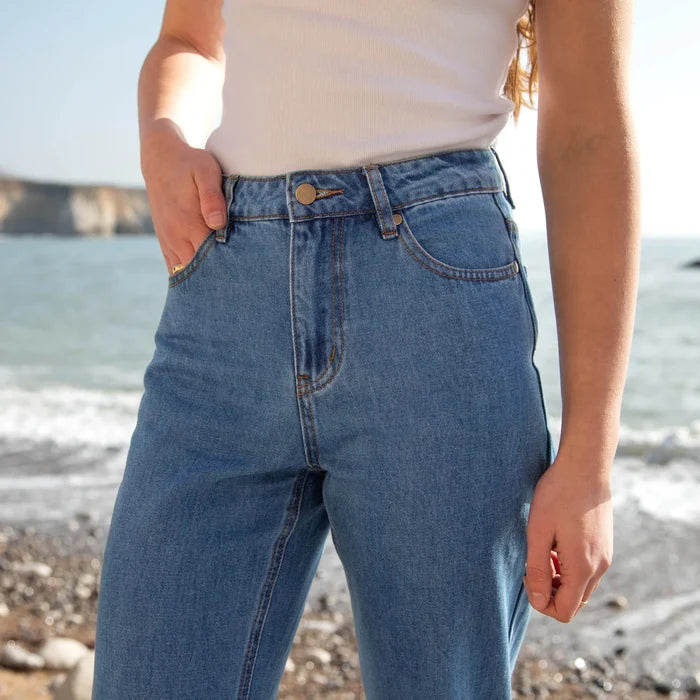 Women's Straight Leg Jeans